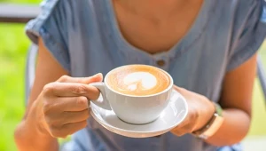Kawa z mlekiem i cukrem, pita zwłaszcza o poranku, znacznie podnosi poziom cukru we krwi