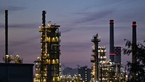 Niemcy uwolnią rezerwy ropy. Nas zdj. rafineria w Schwedt w Brandenburgii (na zdj.)