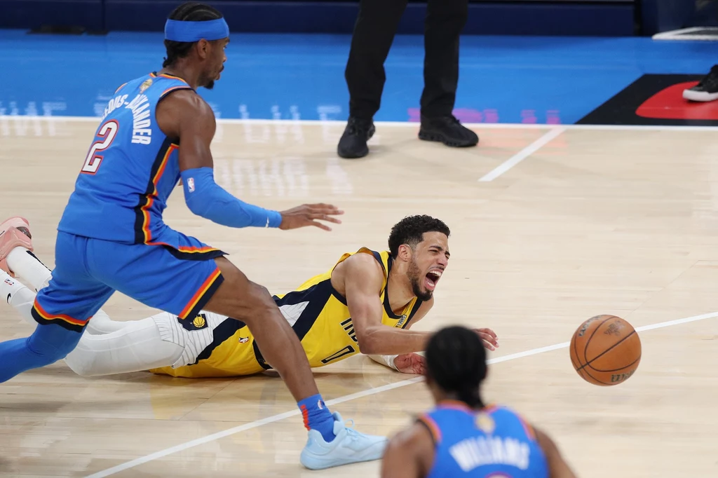 Kontuzja Tyresa Haliburtona w ostatnim meczu serii finałów NBA 2025 Kontuzja Tyresa Haliburtona w ostatnim meczu serii finałów NBA 2025