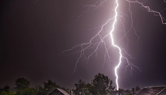 Alert RCB z powodu niebezpiecznych burz obejmuje 16 województw. Niemal cała Polska będzie sią zmagać z groźnymi zjawiskami. Zdjęcie ilustracyjne