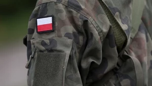 Obowiązek służby wojskowej, wydatki na obronność. Polska w czołówce sondażu