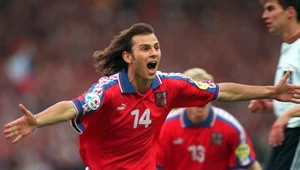 Patrik Berger celebrujący gola zdobytego z rzutu karnego w finale Euro 1996. Jego trafienie nie wystarczyło, by powstrzymać Niemców przed sięgnięciem po trofeum ME
