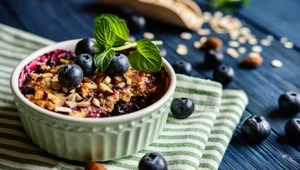 Borówkowe crumble, czyli borówka pod kruszonką. Dobra i... nie za słodka!