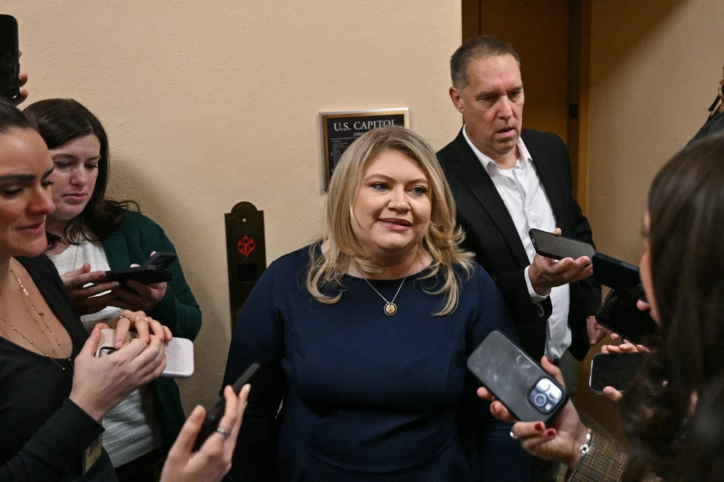 Kat Cammack wraca do zabiegu z 2024 roku i obwinia lewicę w USA o "zastraszanie" medyków Kat Cammack wraca do zabiegu z 2024 roku i obwinia lewicę w USA o "zastraszanie" medyków