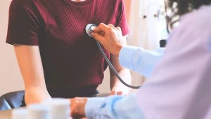 Co roku u ok. 130 tys. Polaków dochodzi do wstrząsu anafilaktycznego, a około 100 osób umiera z tego powodu