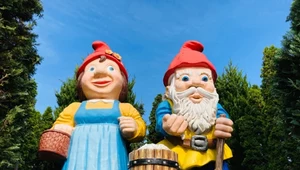 Ma ponad 5 metrów i jest wizytówką miasta. Wpadnij do świata krasnali