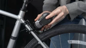 Tak łatwo jeszcze nie było. Wystarczą 3 minuty i masz rower elektryczny