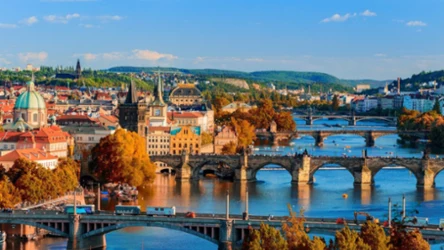 Najpiękniejsza z europejskich stolic kusi niskimi cenami. Dojedziesz pociągiem bez przesiadek [halo tu wakacje]