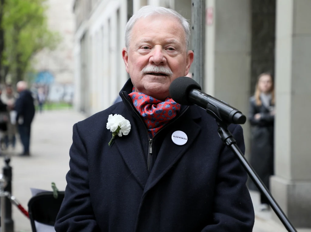 W skład grupy T-Raperzy znad Wisły wchodzi m.in. Grzegorz Wasowski W skład grupy T-Raperzy znad Wisły wchodzi m.in. Grzegorz Wasowski