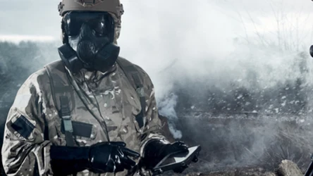 Brytyjskie maski FM50 dla Ukrainy. Ochrona przed zagrożeniami CBRN (zagrożenia chemiczne, biologiczne, radiologiczne i nuklearne).