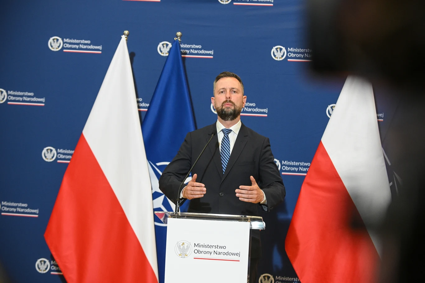 Polska popiera cel zwiększenia zobowiązań wydatków na zbrojenia dla państw NATO - zadeklarował przed szczytem NATO w Hadze szef MON Władysław Kosiniak-Kamysz Polska popiera cel zwiększenia zobowiązań wydatków na zbrojenia dla państw NATO - zadeklarował przed szczytem NATO w Hadze szef MON Władysław Kosiniak-Kamysz