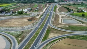 Fuszerka na budowie drogi S7 pod Krakowem. Będzie wymiana asfaltu
