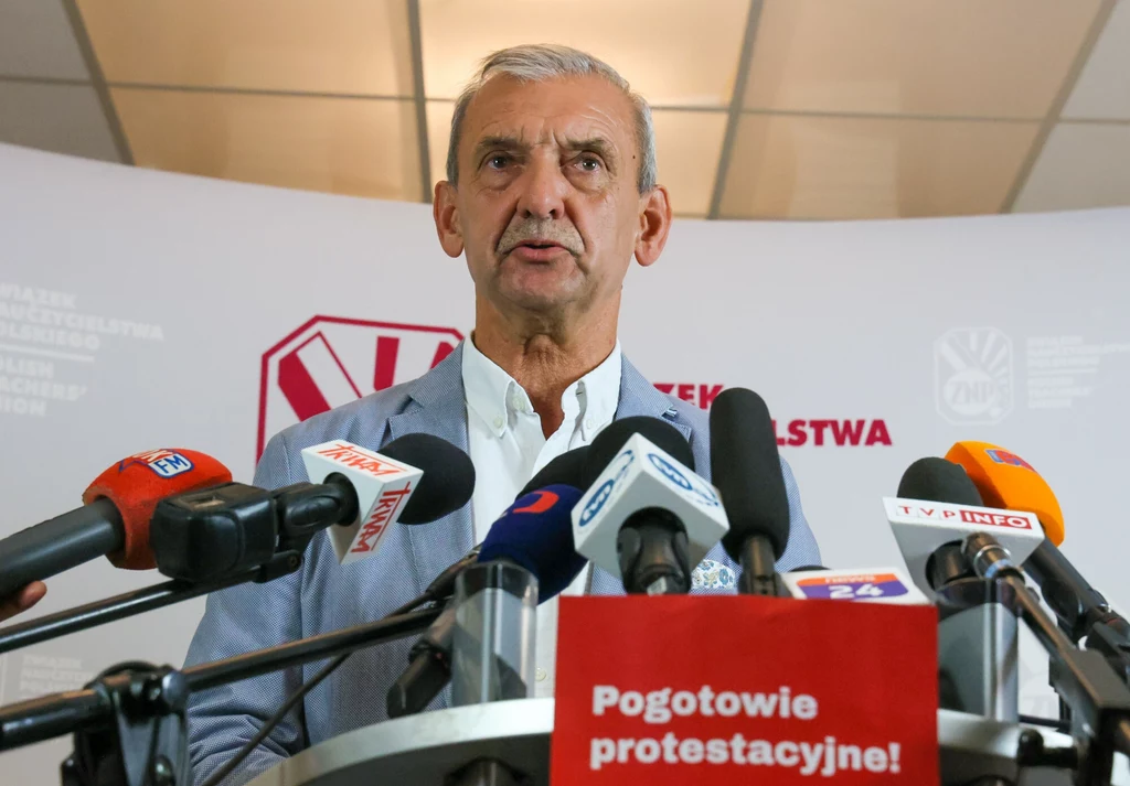 ZNP ogłasza pogotowie protestacyjne. Domaga się podwyżek o 10 proc. od 1 września