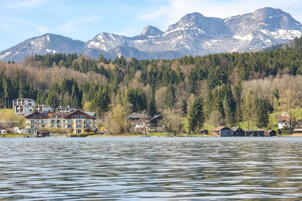 Jezioro Attersee w Górnej Austrii Jezioro Attersee w Górnej Austrii