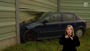 "Stop drogówka": Ciężarówka zmieniając pas wbiła osobówkę w barierę