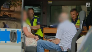 Wyjeżdżając z parkingu uderzył w samochód stojący w korku