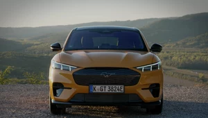 Ford Mustang Mach-E GT w kolorze cyber orange