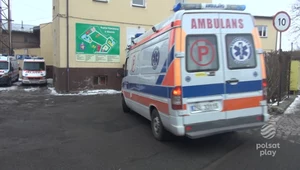 Kierowca karetki spowodował kolizję jadąc do pacjenta, teraz ma ogromne długi