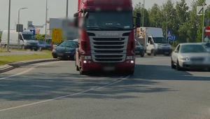 Kontrowersyjna kolizja na rondzie. Na tym obowiązują inne przepisy?