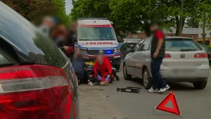 Dziecko na hulajnodze wjechało w auto. Trafiło do szpitala