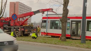 Kierowca ciężarówki wjechał wprost pod tramwaj