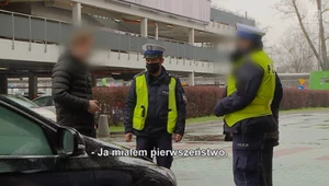 Sprawca kolizji celowo wprowadzał policjantów w błąd?