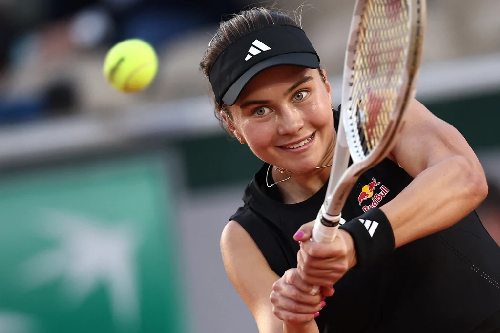 Iva Jović rywalizowała z Lindą Klimovicovą o awans do drugiej rundy eliminacji Wimbledonu Iva Jović rywalizowała z Lindą Klimovicovą o awans do drugiej rundy eliminacji Wimbledonu