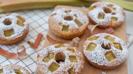 W sezonie na rabarbar koniecznie zrób te pączki