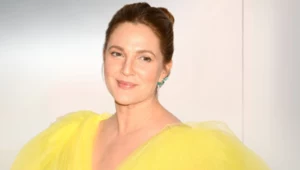 Zbyt wczesna sława, bolesny upadek i sukces, jakich mało. Zaskakująca historia Drew Barrymore