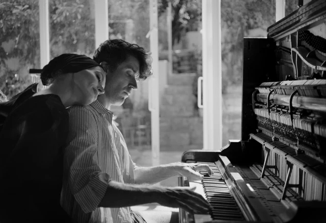 Małgorzata Bela i Marcin Masecki w filmie Pawła Pawlikowskiego "Muse" Małgorzata Bela i Marcin Masecki w filmie Pawła Pawlikowskiego "Muse"