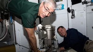 Kosmiczne pieluchy i toalety. Jak astronauci radzą sobie z fizjologią?