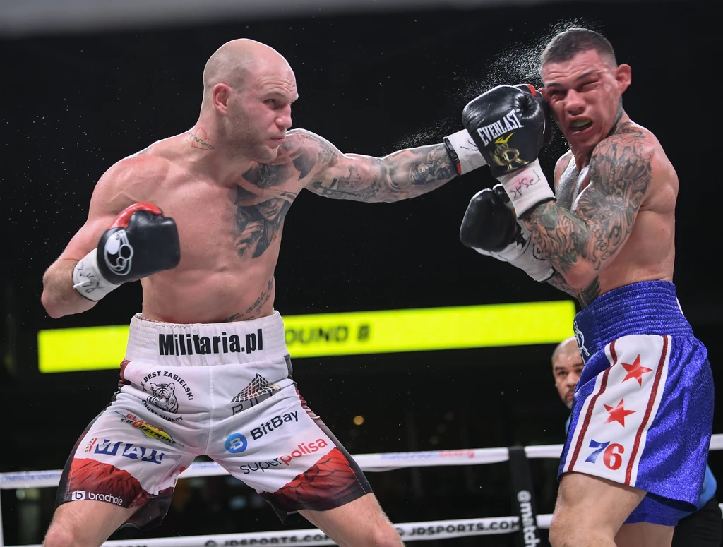 Maciej Sulęcki (z lewej) tu w walce z Gabrielem Rosado Maciej Sulęcki (z lewej) tu w walce z Gabrielem Rosado