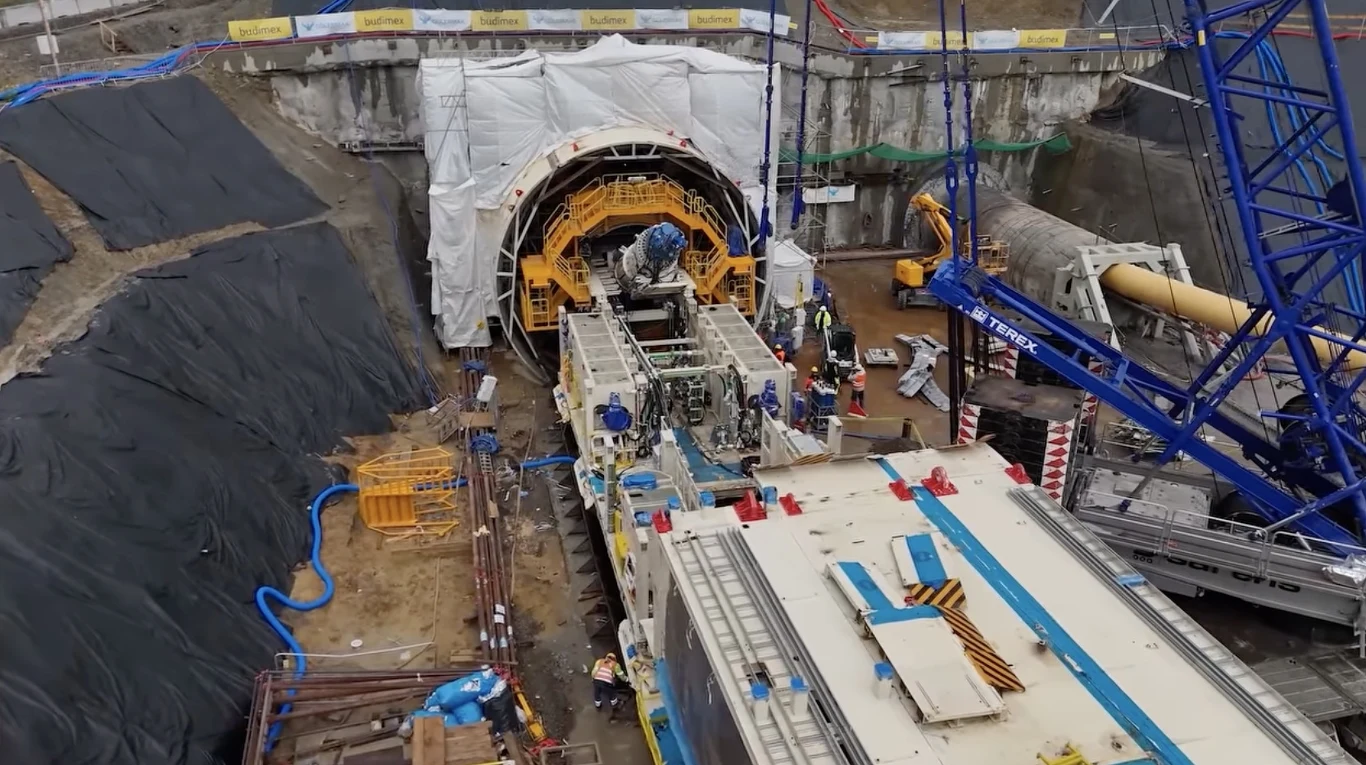 Najdłuższy tunel kolejowy w Polsce wywiercą tarcze TBM sprowadzone z Chin.