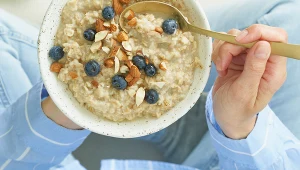 Dla kogo jest fibermaxxing, a dla kogo nie? Jakie korzyści mogą płynąć ze zwiększenia ilości spożywanego błonnika? Wyjaśniamy