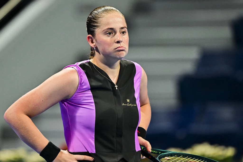 Jelena Ostapenko odniosła kontuzję podczas turnieju WTA 250 w Eastbourne Jelena Ostapenko odniosła kontuzję podczas turnieju WTA 250 w Eastbourne