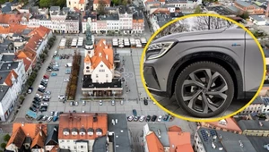 Po Krotoszynie jeździ srebrny samochód z kartką. Mieszkańcy w panice