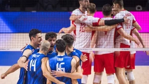 Liga Narodów siatkarzy. Alessandro Michieletto (pierwszy z lewej) docenia postawę polskich siatkarzy