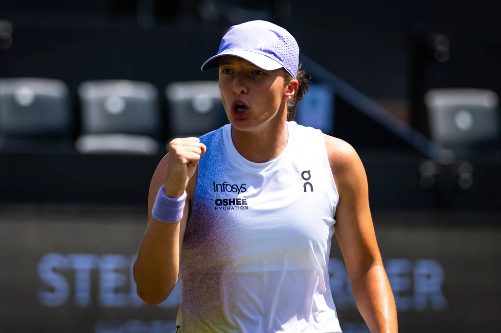 Iga Świątek rywalizowała z Jekateriną Aleksandrową o awans do półfinału WTA 500 w Bad Homburg Iga Świątek rywalizowała z Jekateriną Aleksandrową o awans do półfinału WTA 500 w Bad Homburg