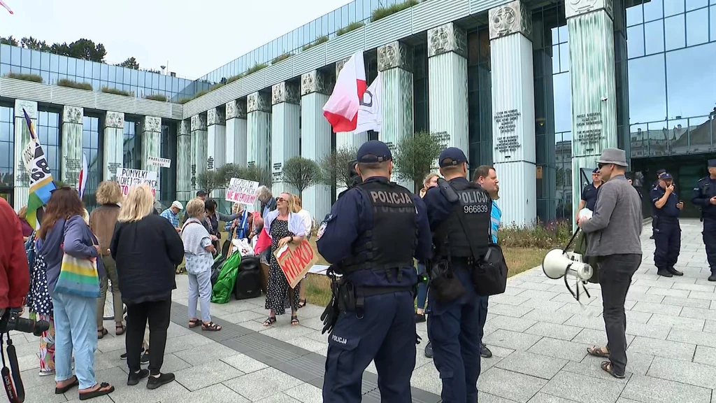 Protesty pod Sądem Najwyższym Protesty pod Sądem Najwyższym