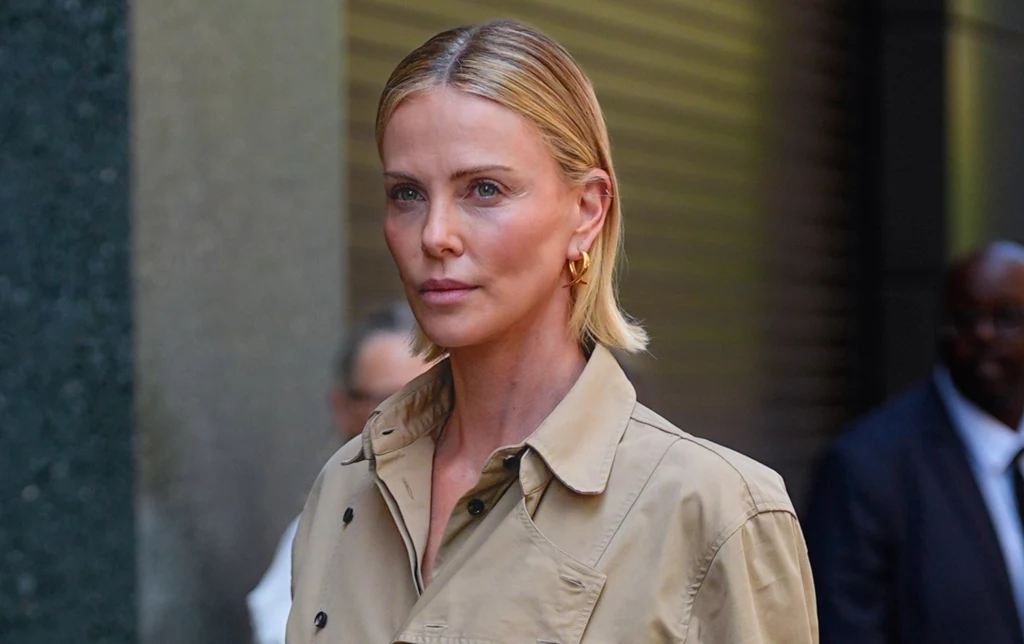 Charlize Theron to uosobienie klasy i elegancji