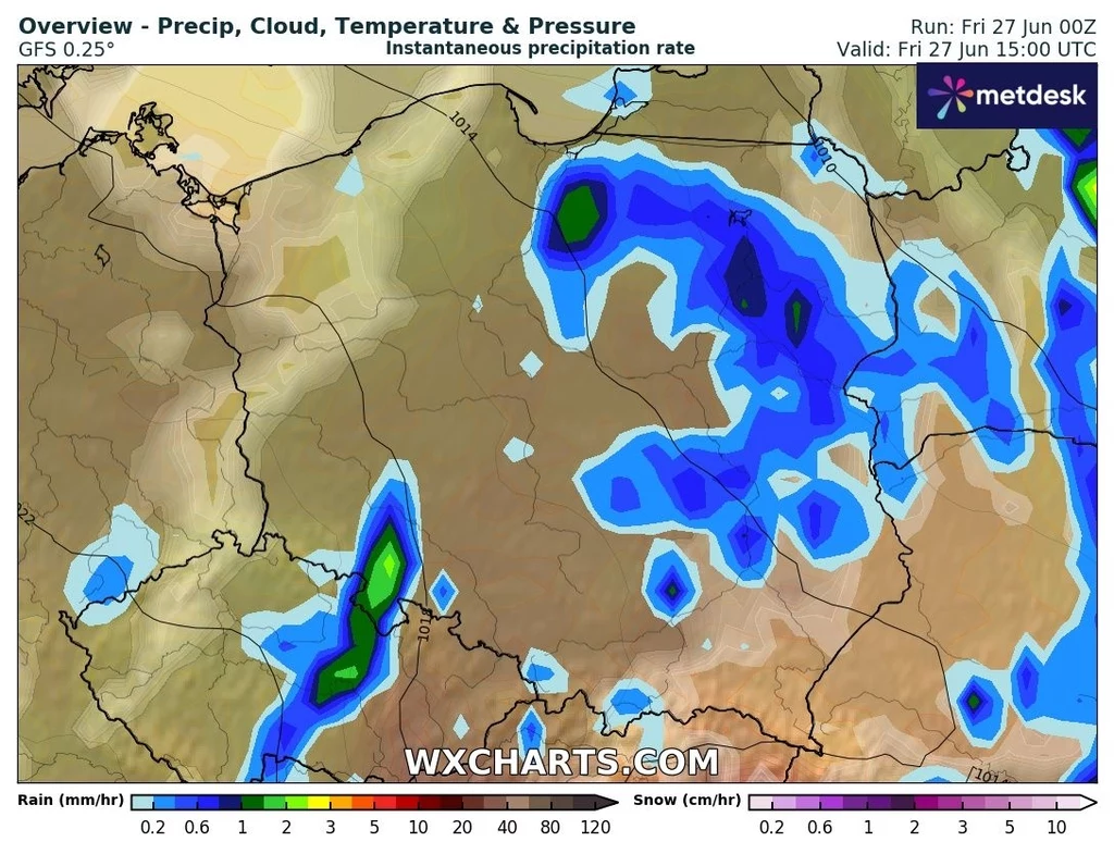 Piątek będzie pochmurny i deszczowy w wielu miejscach. Wrócą burze, które nie będą tak silne jak w czwartek Kolorowa mapa synoptyczna Europy Środkowej z zaznaczonymi obszarami o różnym natężeniu opadów, głównie deszczu, na tle konturów państw oraz miast, skala opadów widoczna w dolnej części obrazu.