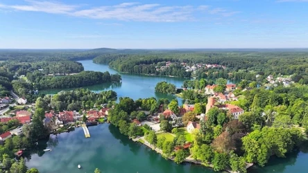 Łagów przypomina najpopularniejsze zagraniczne kurorty. Wyjątkowa przyroda i architektura przyciągają tysiące turystów.