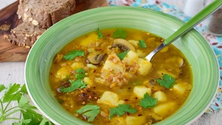 Zupa z kaszą gryczaną w lecie wystarczy za cały obiad