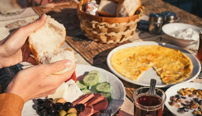 Co latem najbardziej szkodzi twoim jelitom? Tego lepiej unikaj 