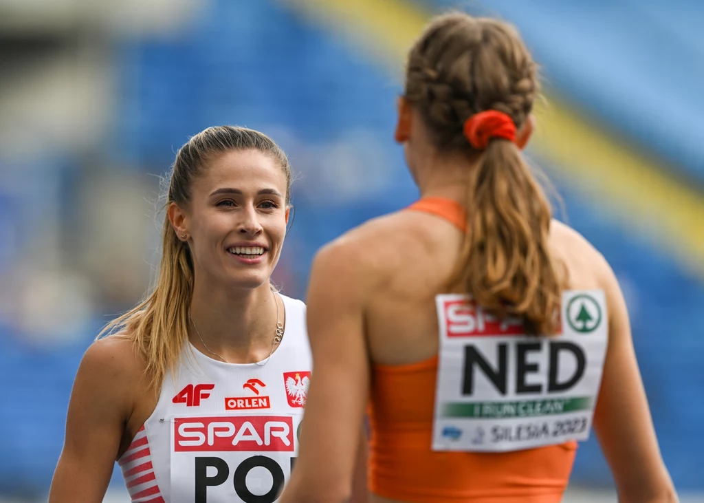 Natalia Bukowiecka i Femke Bol (tyłem) Natalia Bukowiecka i Femke Bol (tyłem)