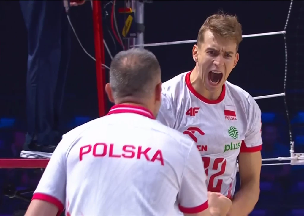 Liga Narodów siatkarzy. Artur Szalpuk wszedł z rezerwy i pomógł odmienić losy meczu Polska - Kanada Liga Narodów siatkarzy. Artur Szalpuk wszedł z rezerwy i pomógł odmienić losy meczu Polska - Kanada