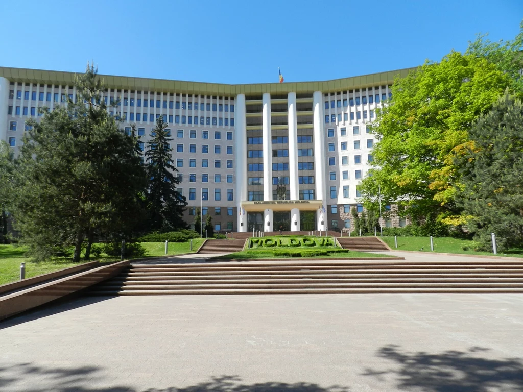 Parlament Mołdawii. Ten kraj może wejść szybciej do UE od Ukrainy Parlament Mołdawii. Ten kraj może wejść szybciej do UE od Ukrainy