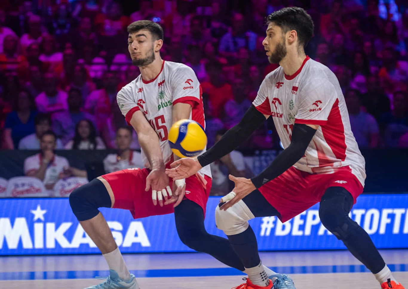 Aleksander Śliwka (z prawej) i Kewin Sasak w trakcie meczu Polska - USA Aleksander Śliwka (z prawej) i Kewin Sasak w trakcie meczu Polska - USA