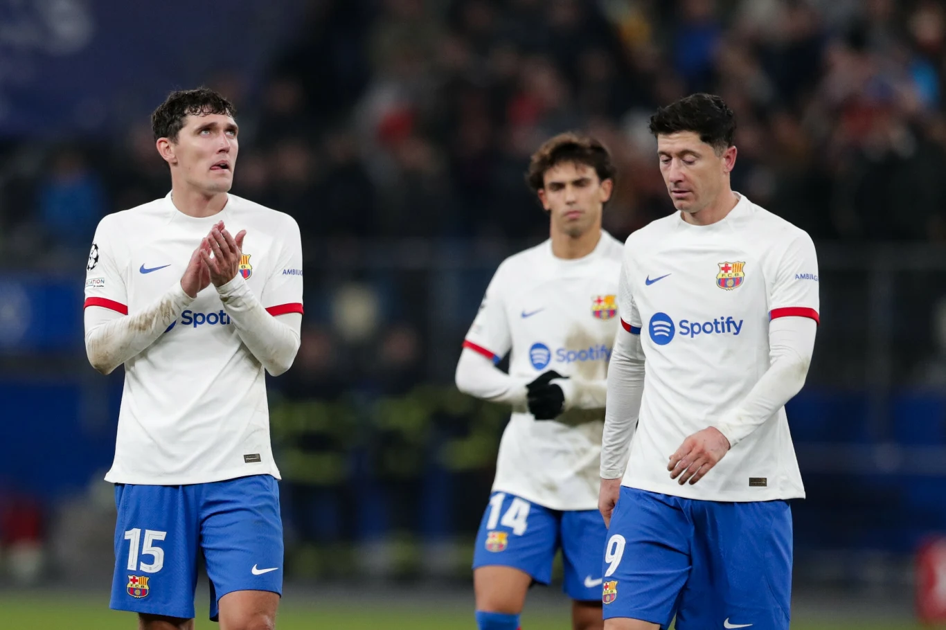 Andreas Christensen i Robert Lewandowski w barwach Barcelony