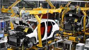 Chiny żelazną ręką trzymają światowy przemysł motoryzacyjny. Lekko rozluźniły chwyt